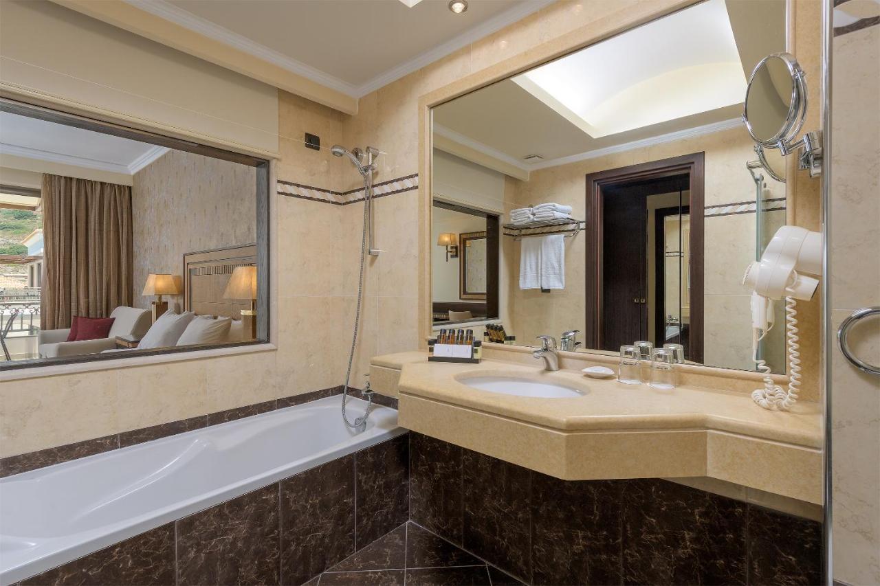 Suite Deluxe - Accès Direct Piscine